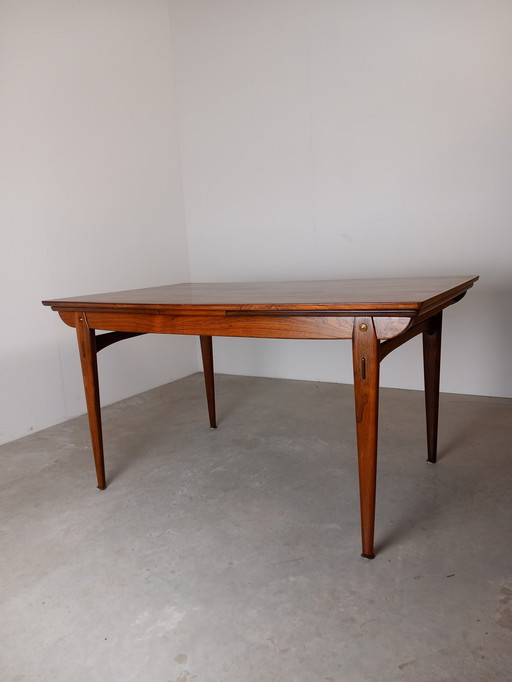 Ib Kofod Larsen Faarup Deens Mid-Century Design Eettafel Palissander