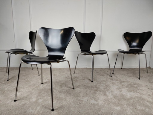 4 Vlinderstoelen Serie 7 Door Arne Jacobsen Voor Fritz Hansen