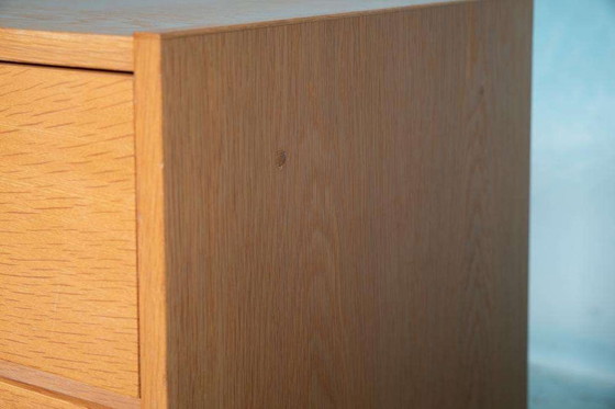 Image 1 of Minimalist blond Scandinavische ladekast eik, midmod chest