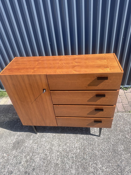 Image 1 of Vintage kastje dressoir halkast