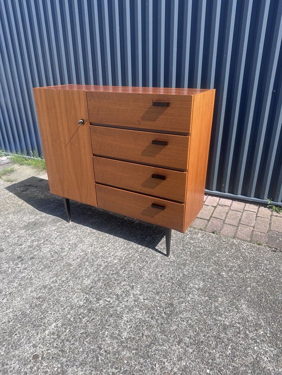 Image 1 of Vintage kastje dressoir halkast