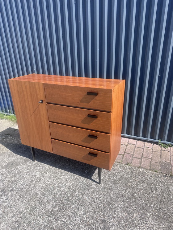 Image 1 of Vintage kastje dressoir halkast