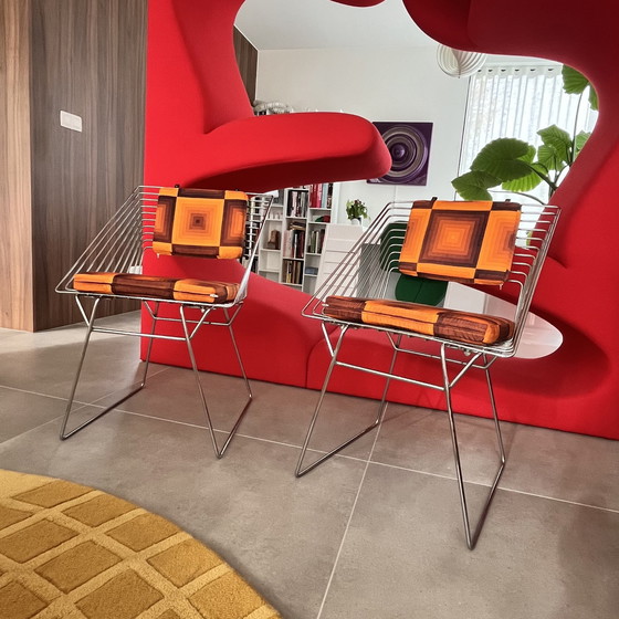 Image 1 of 2x Vintage Draadstoelen 70's met Verner Panton stof