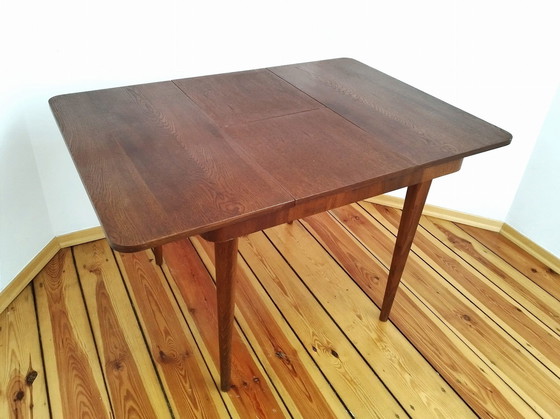 Image 1 of Tsjecho-Slowaakse uittrekbare tafel door J. Halabala voor Jitona, 1950S