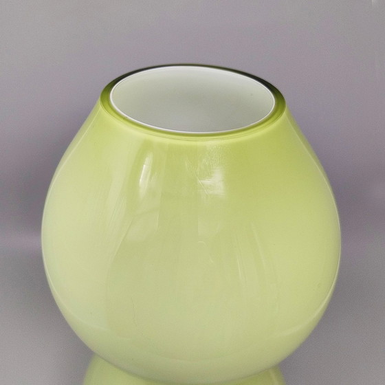 Image 1 of 1970S Verbazingwekkende groene vaas uit het ruimtetijdperk in Murano glas. Gemaakt in Italië