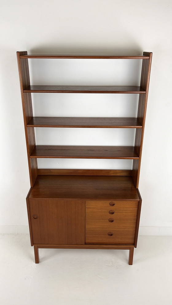 Image 1 of Zweedse Vintage Boekenkast Van Teak Fineer