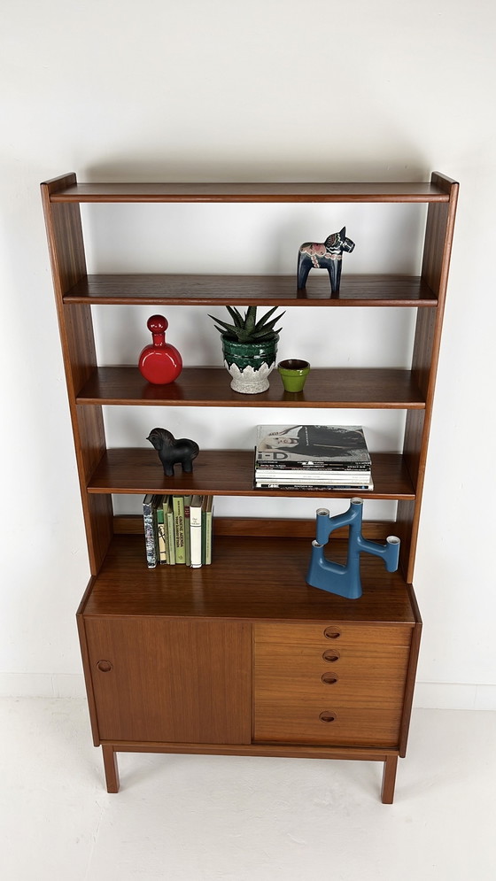 Image 1 of Zweedse Vintage Boekenkast Van Teak Fineer