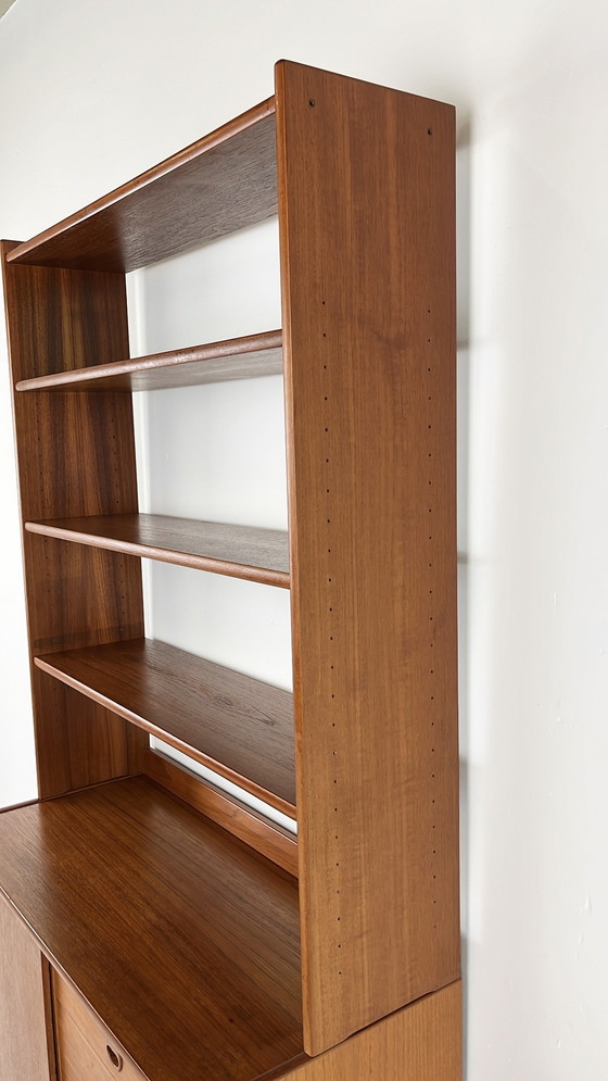 Image 1 of Zweedse Vintage Boekenkast Van Teak Fineer