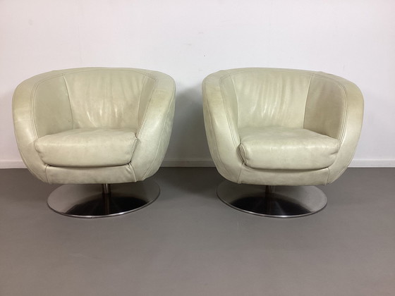 Image 1 of 2 Vintage Italiaanse Zwaar Lederen Tulip Design Fauteuils 