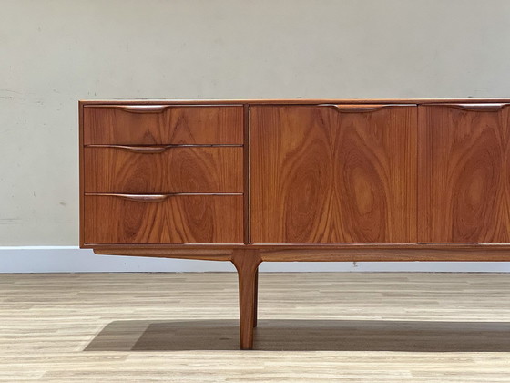 Image 1 of Dunvegan Dressoir By Mcintosh