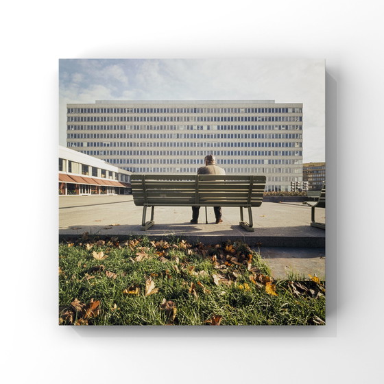 Image 1 of 1X Man Next To The Modernist, 1965 | Minimalistisch Architectuur