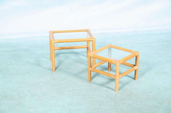 Image 1 of Rotan bohemian bijzettafels jaren 70, vintage nestingtables