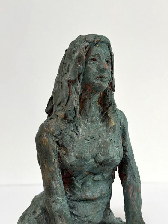 Image 1 of Terracotta sculptuur - een vrouw - Yolande Ide (1931)