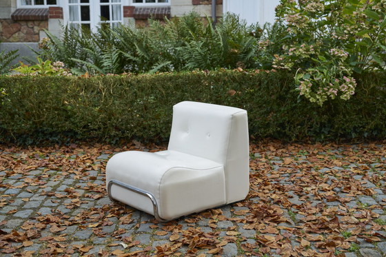 Image 1 of 2x Witte stoelen met buisframe