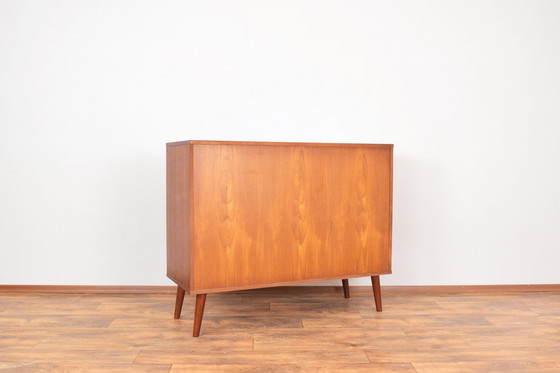 Image 1 of Mid Century Deense teakhouten jaloeziedeur dressoir, 1960S.