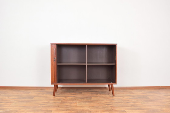 Image 1 of Mid Century Deense teakhouten jaloeziedeur dressoir, 1960S.