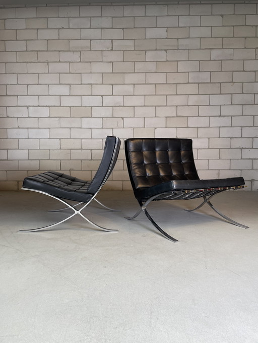 2x Knoll Barcelona chair 