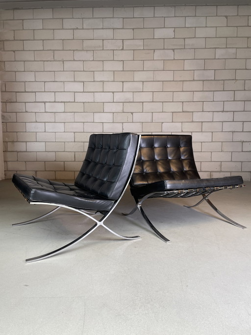 2x Knoll Barcelona chair 