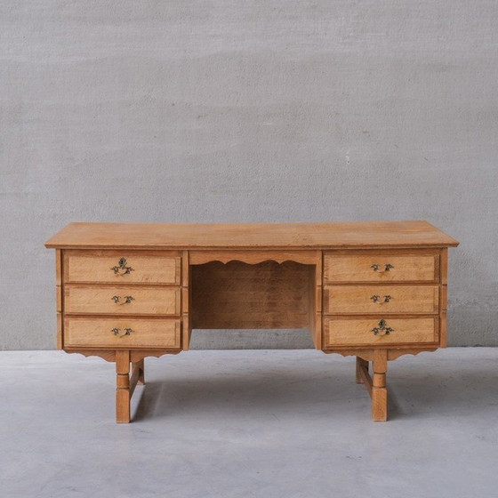 Image 1 of Deens eikenhouten bureau Mid Century, 1960