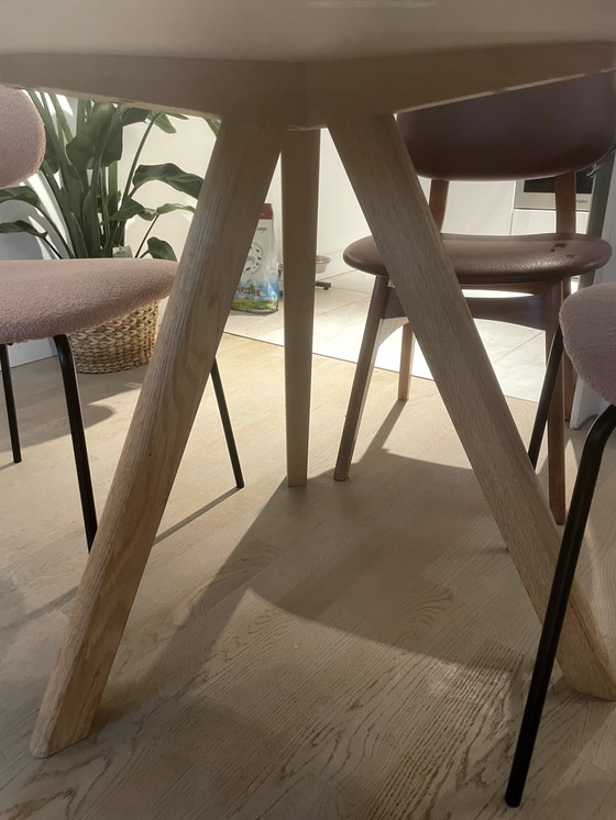 Image 1 of Ronde Tafel Hay Off-White