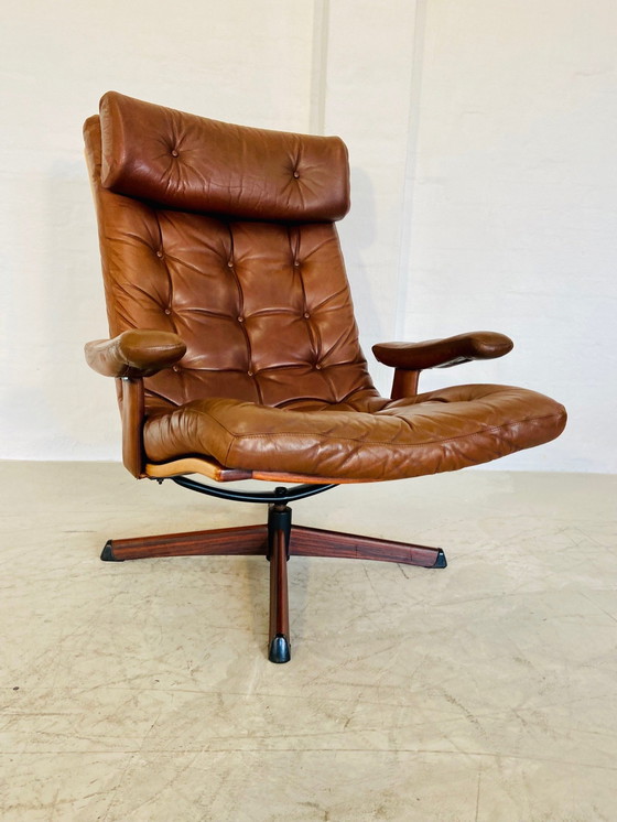 Image 1 of Vintage Zweedse Mid Century Gøte Møbler leren draaistoel
