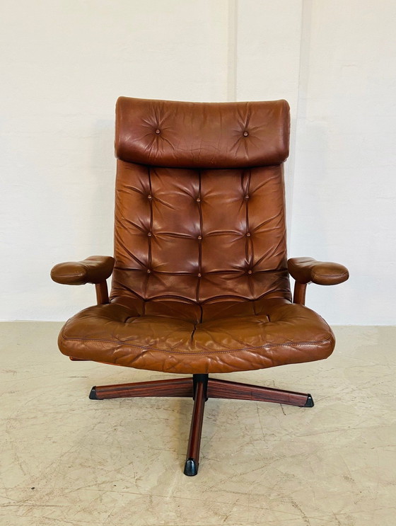 Image 1 of Vintage Zweedse Mid Century Gøte Møbler leren draaistoel