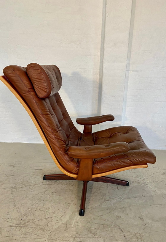 Image 1 of Vintage Zweedse Mid Century Gøte Møbler leren draaistoel