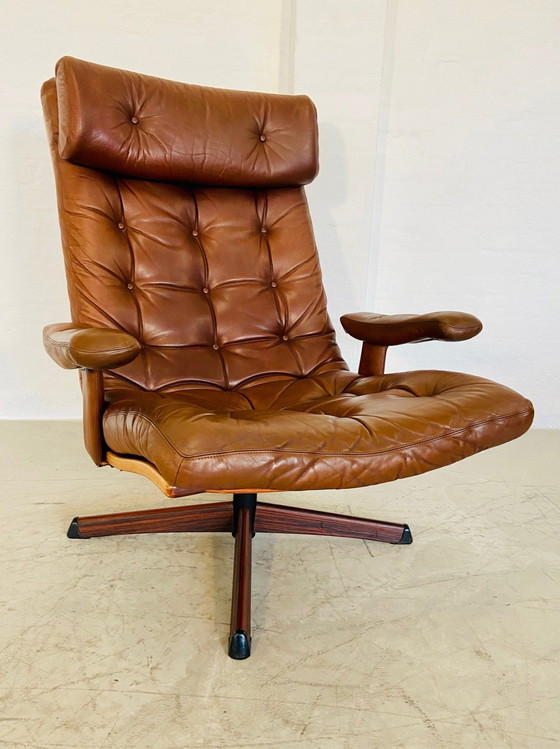 Image 1 of Vintage Zweedse Mid Century Gøte Møbler leren draaistoel