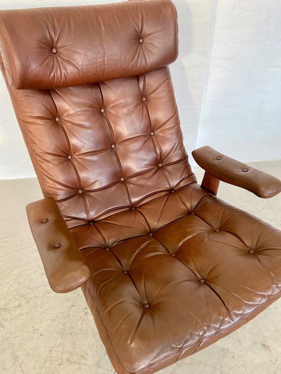 Image 1 of Vintage Zweedse Mid Century Gøte Møbler leren draaistoel