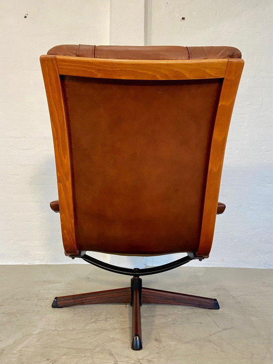 Image 1 of Vintage Zweedse Mid Century Gøte Møbler leren draaistoel
