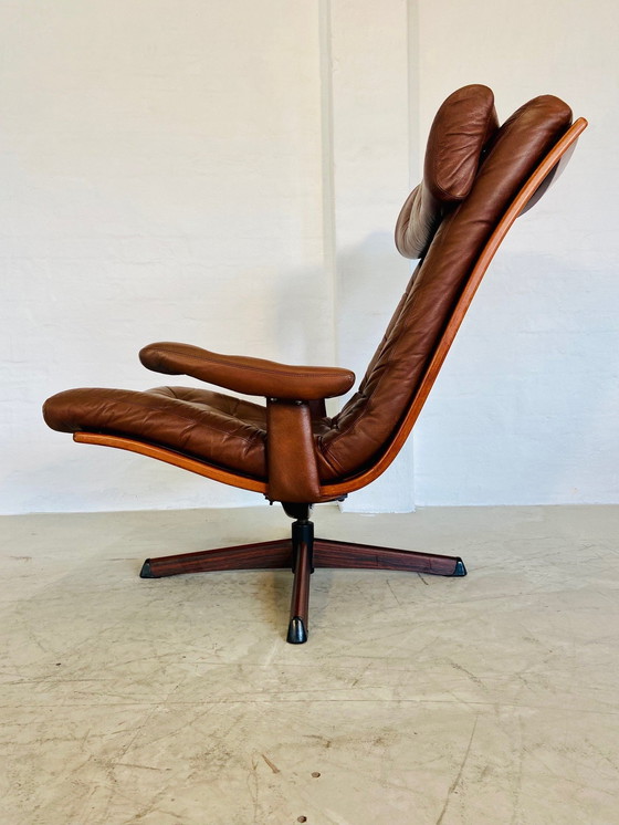 Image 1 of Vintage Zweedse Mid Century Gøte Møbler leren draaistoel