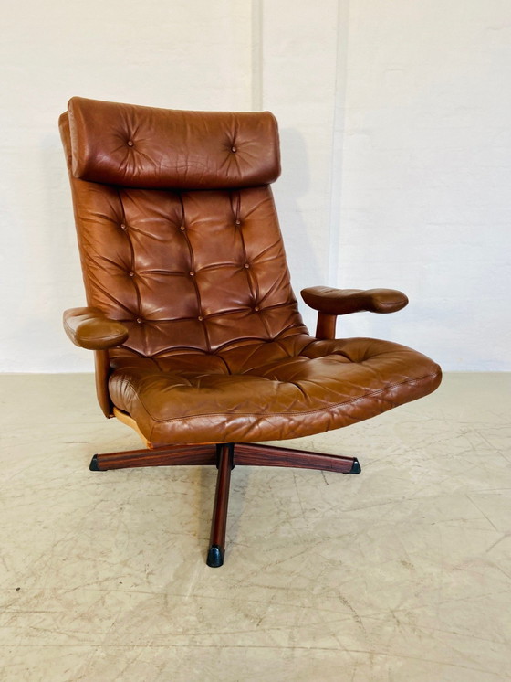 Image 1 of Vintage Zweedse Mid Century Gøte Møbler leren draaistoel
