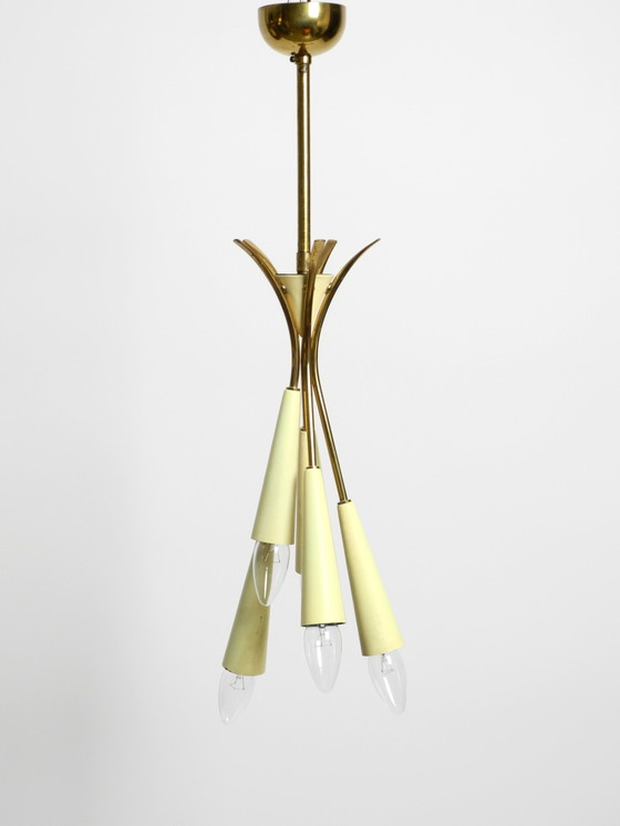 Image 1 of Zeldzame originele Mid Century Modern messing plafondlamp met vijf armen met kegels naar beneden