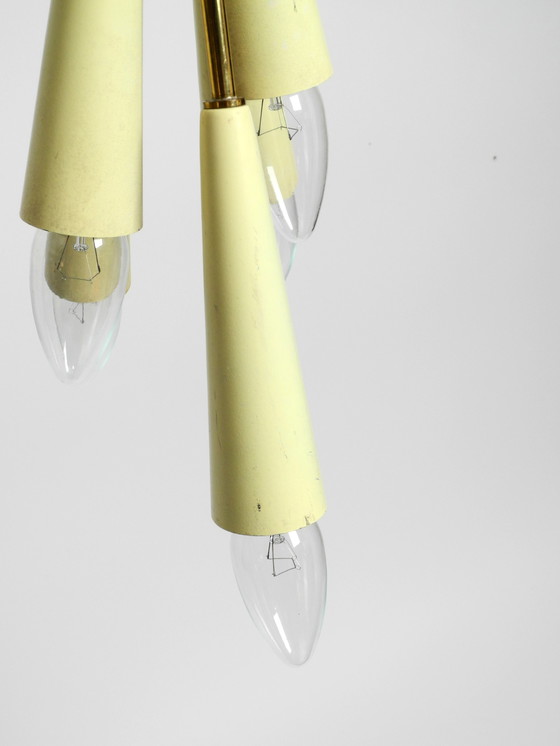 Image 1 of Zeldzame originele Mid Century Modern messing plafondlamp met vijf armen met kegels naar beneden