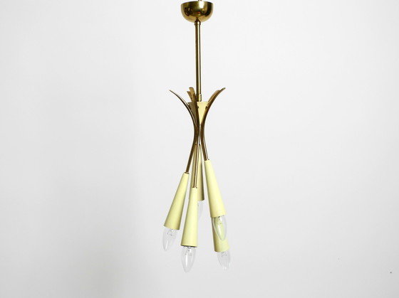 Image 1 of Zeldzame originele Mid Century Modern messing plafondlamp met vijf armen met kegels naar beneden