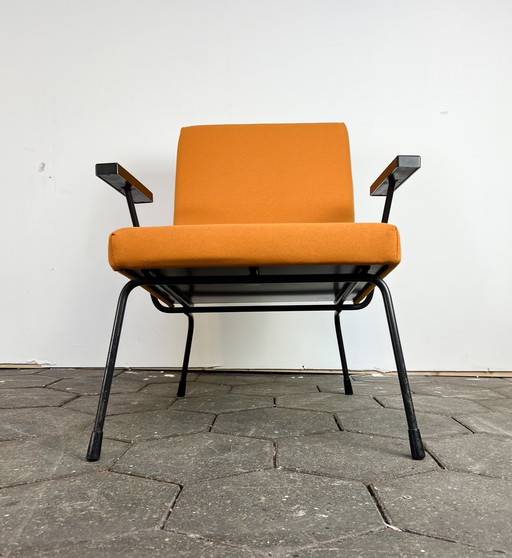 Dutch Original Gispen 1407 fauteuil opnieuw gestoffeerd, 1950’s