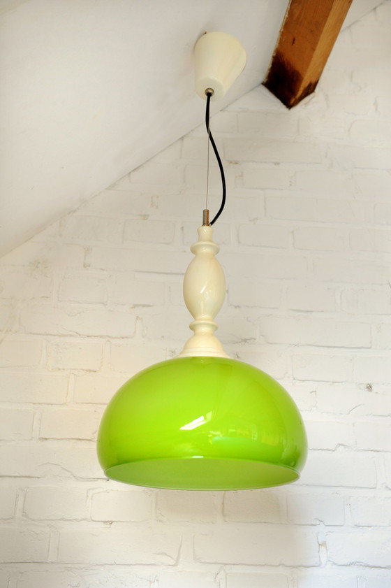 Image 1 of Vintage hanglamp groen opaline glas met wit houten armatuur