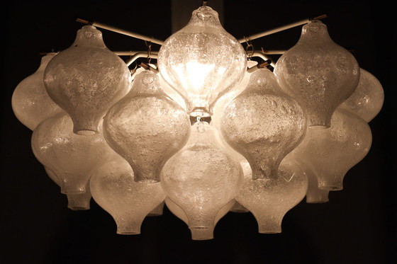 Image 1 of J. T. Kalmar. Plafondlamp/pendellamp, model: Tulipan, Oostenrijk, jaren 1960