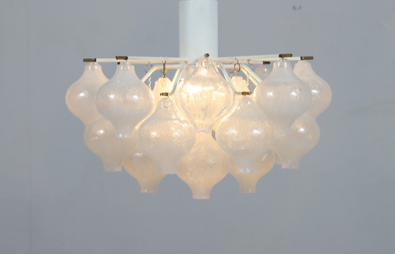 Image 1 of J. T. Kalmar. Plafondlamp/pendellamp, model: Tulipan, Oostenrijk, jaren 1960