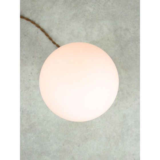 Image 1 of Vintage tafellamp in messing en opaline glas, Italië 1970