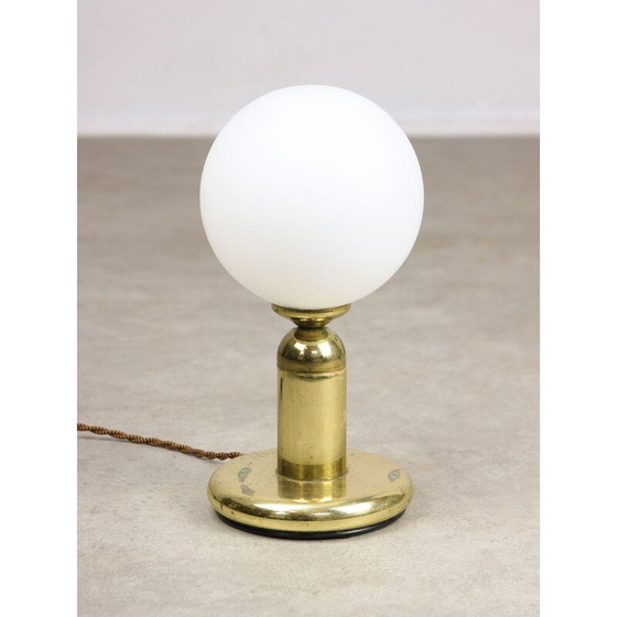 Image 1 of Vintage tafellamp in messing en opaline glas, Italië 1970