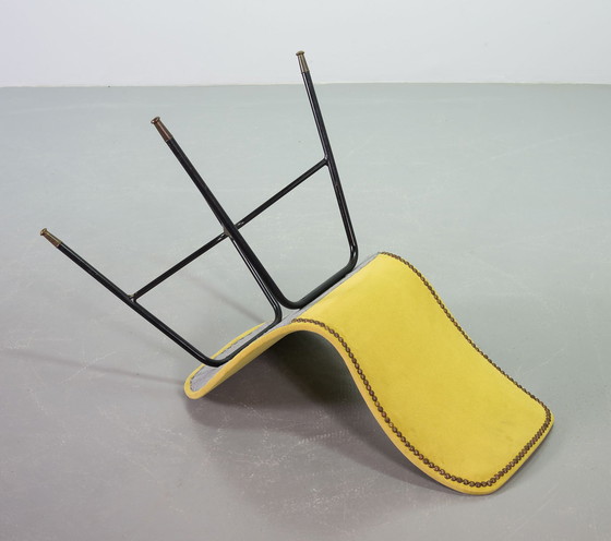 Image 1 of Elegante minimalistische Italiaanse Midcentury Geel bijzetstoel in de stijl van Augusto Bozzi. Italië, jaren 50.