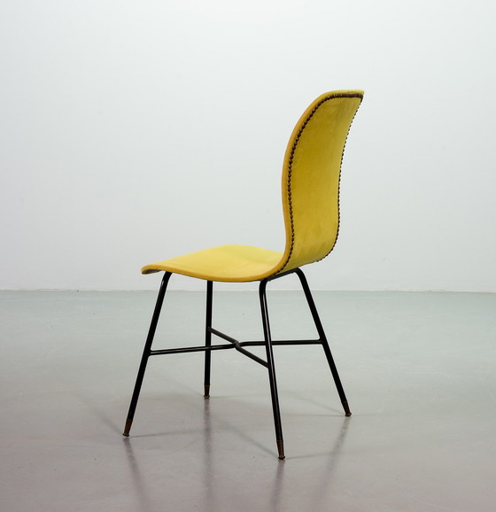 Image 1 of Elegante minimalistische Italiaanse Midcentury Geel bijzetstoel in de stijl van Augusto Bozzi. Italië, jaren 50.