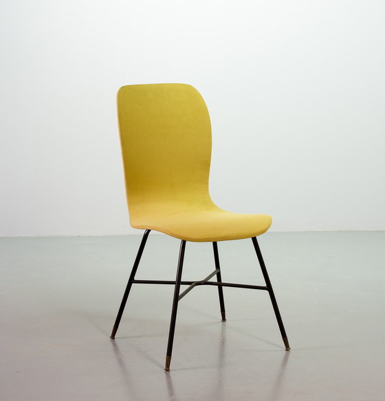 Image 1 of Elegante minimalistische Italiaanse Midcentury Geel bijzetstoel in de stijl van Augusto Bozzi. Italië, jaren 50.