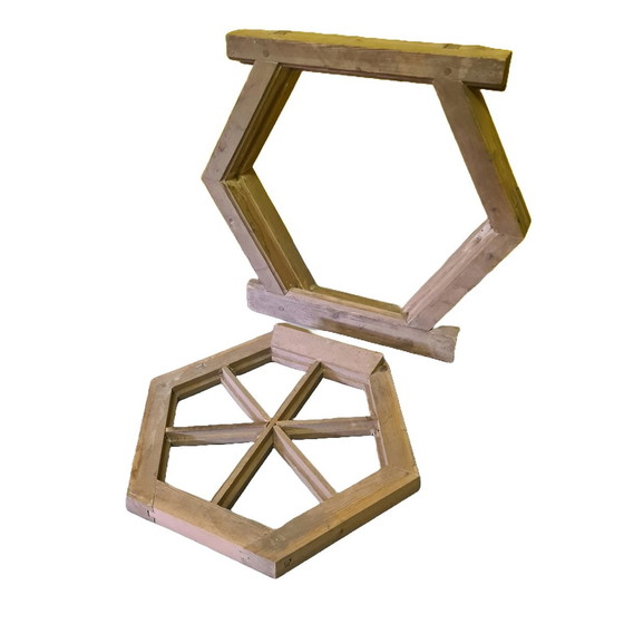 Image 1 of Houten Hexagonale Raamkozijn Met Raam 1E Helft 20E Eeuw