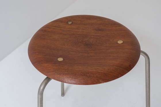 Image 1 of Fritz Hansen DOT kruk van Arne Jacobsen