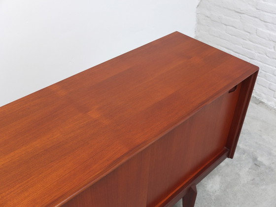 Image 1 of V-Form Teak Sideboard van Oswald Vermaercke