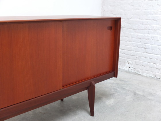 Image 1 of V-Form Teak Sideboard van Oswald Vermaercke