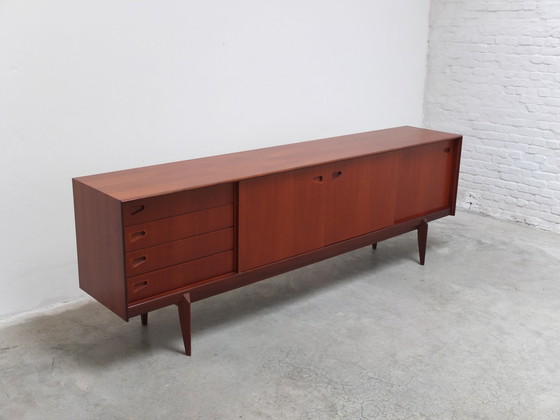 Image 1 of V-Form Teak Sideboard van Oswald Vermaercke