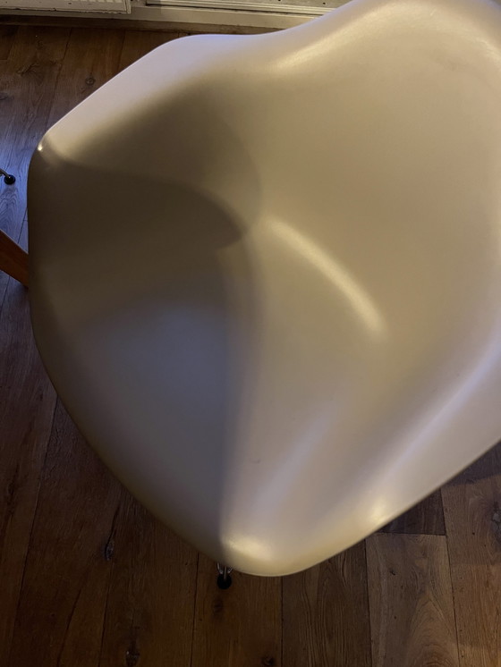 Image 1 of 4x Vitra Eames Dar Stoelen